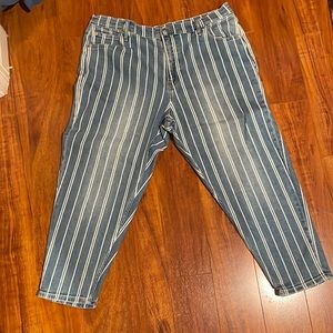 SIZE 18 GAP MOM JEAN AND BLUE AND WHITE STRIPES PLUS SIZE, July 4th vibes